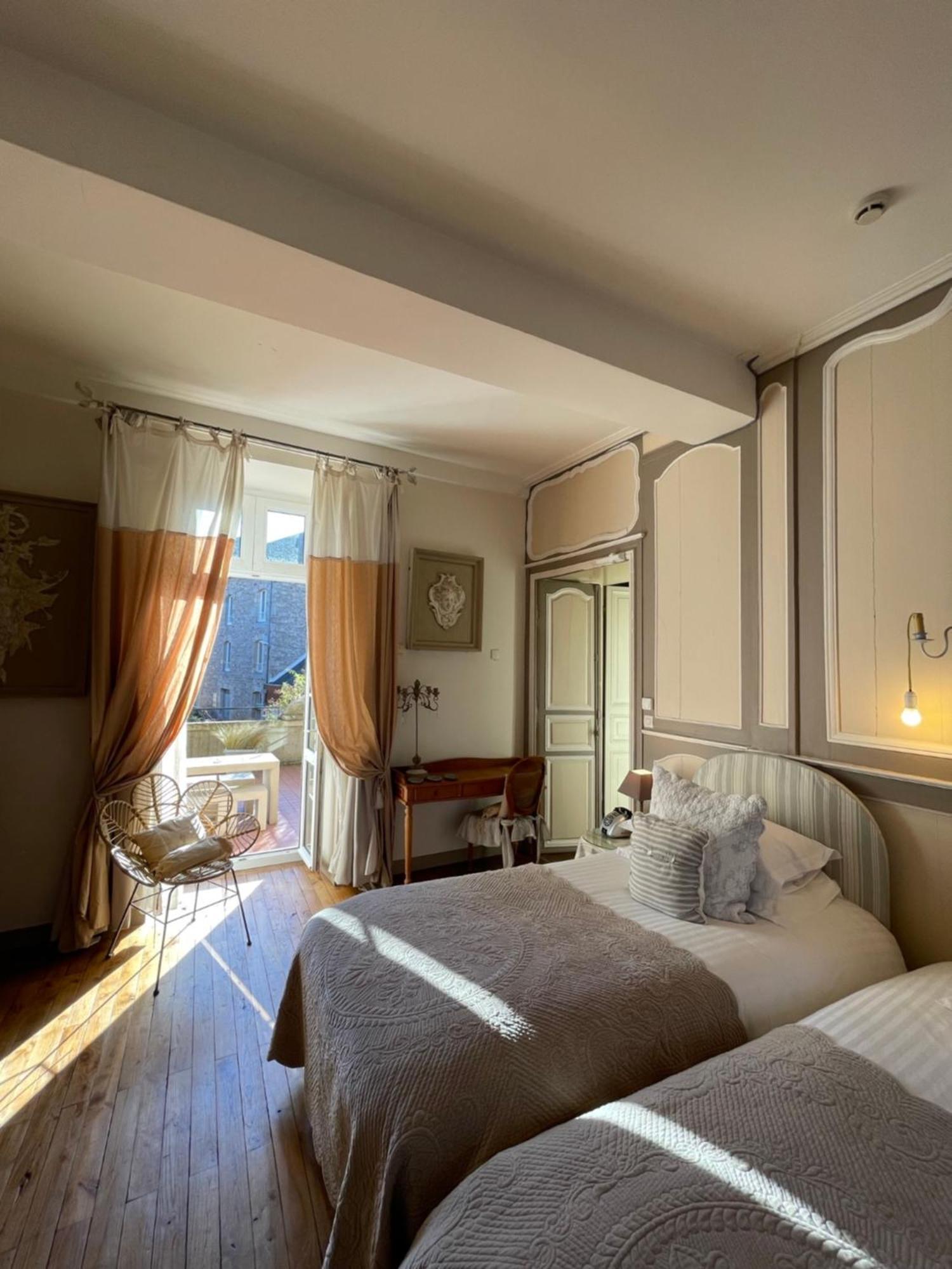 Hotel La Demeure Guingamp Esterno foto