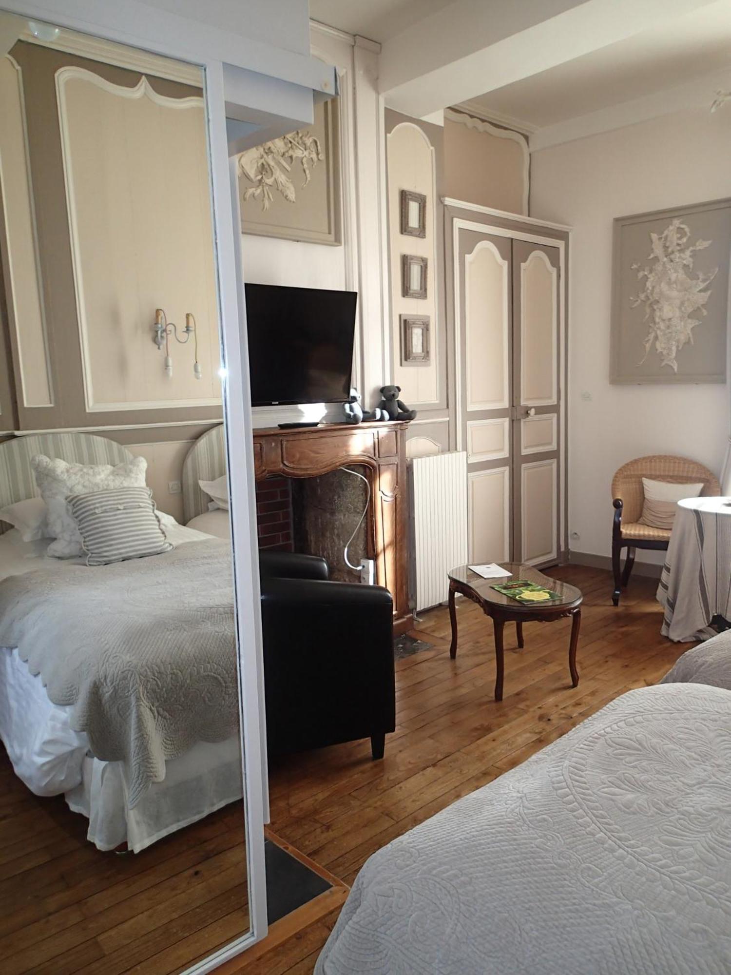 Hotel La Demeure Guingamp Esterno foto